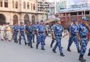 आगामी त्योहारों को दृष्टिगत रखते हुए पुलिस ने शहर में निकाला फ्लैग मार्च