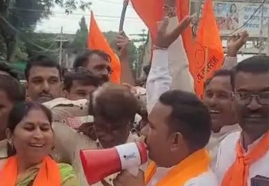खाद की मांग को लेकर किसान सड़कों पर उतरे, ट्रैक्टर ट्राली रैली के साथ पहुंचे किसान, सरकार को दी चेतावनी