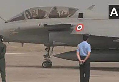 अंबाला एयरफोर्स स्टेशन से राष्ट्रपति राफेल में भरी उड़ान, एयरफोर्स स्टेशन पर परेड का किया निरीक्षण