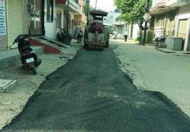 सड़कों पर तेजी से किया जा रहा है पेंच रिपेयरिंग