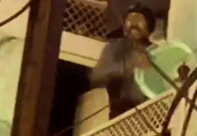 डीजे की आवाज से परेशान होकर मकान की छत से बारात पर फेंका ठंडा पानी