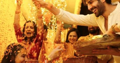 अभिनेता कार्तिक आर्यन ने अपनी बहन की शादी में हल्दी की रस्म में शामिल हुए