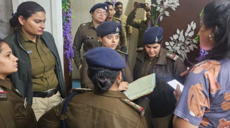 पुलिस ने स्पा सेंटर संचालकों को अनैतिक गतिविधियों को न करने की दी चेतावनी