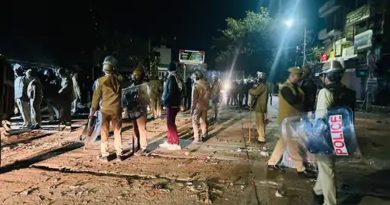 मस्जिद की बाउड्रीवॉल के निर्माण से रोका तो पुलिस पर किया पथराव 6 पुलिसकर्मी घायल, 50 पत्थरबाज गिरफ्तार