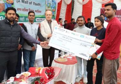 दीवारों को कलाकृतियों से संजाया तो न्यायमूर्ति ने किया पुरस्कृत