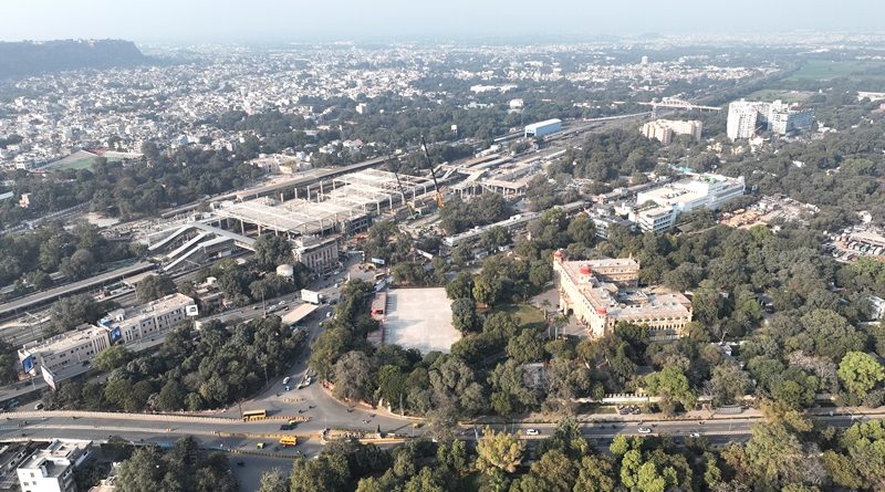 101 रेलवे कर्मचारी फ्लैटों में नही कर रहे हैं शिफ्टिंग, रेलवे के इजीनियर फ्लैटों में अलमारी बनवाना भूले