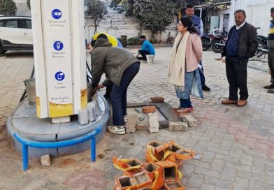 खाद्य विभाग की टीम ने किया चेतकपुरी के  पेट्रोल के सैम्पल लेकर जाँच के लिये भेजे 