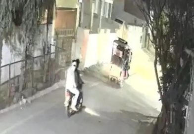 ई-रिक्शा सवार महिला के गले सोने की चेन, मंगलसूत्र छीन कर भागे 3 नकाबपोश बदमाश