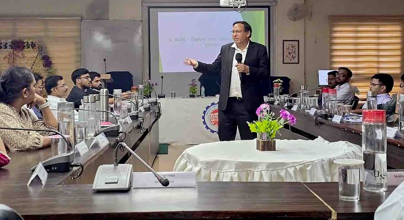 35 नवनियुक्त अधिकारी -लेखाधिकारियों को रिजवान उद्दीन ने दिया प्रशिक्षण