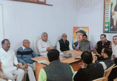 नवग्रह शक्तिपीठ प्राण प्रतिष्ठा समारोह कलष यात्रा से पूर्व हुए हादसे से पीड़ितो को देखने ट्रामा सेंटर पहुँचे कांग्रेसजन