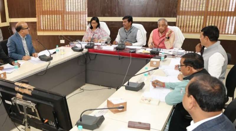 एजी ऑफिस से चन्द्रबदनी नाका तक सिक्सलेन सड़क निर्माण का तैयार करे प्रस्ताव – सांसद