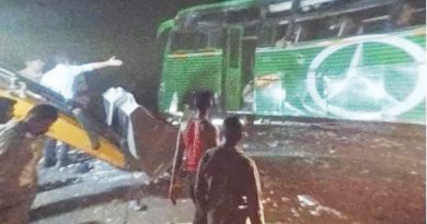 CM के कार्यक्रम से लौट रही बस पलटने से 10 की मौतें, 30 से अधिक घायल, महिला और बच्चे का हाथ कटकर अलग