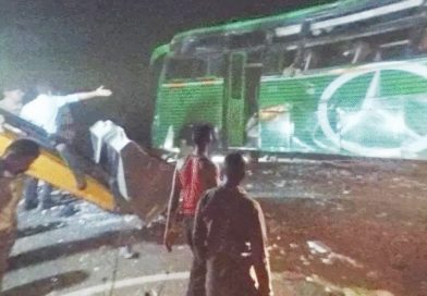CM के कार्यक्रम से लौट रही बस पलटने से 10 की मौतें, 30 से अधिक घायल, महिला और बच्चे का हाथ कटकर अलग