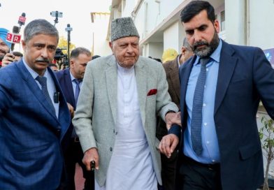 पूर्व CM फारूक अब्दुल्ला पर फायरिंग की कोशिश, सुरक्षाकर्मियों ने बचाया