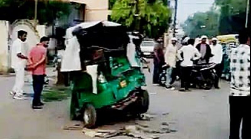 ठाठीपुर एक्सीडेंट में हुई 4 लोगों की मौत, तेज रफ्तार स्कॉर्पियों ने ऑटो को मारी टक्कर से, शीतला माता मंदिर से दर्शनकर लौट रहे थे