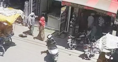 मुरार के सदरबाजार से 22 लाख की ज्वेलरी गायब, कार से गिरा पाउच 2 महिलायें उठाकर ले गयी