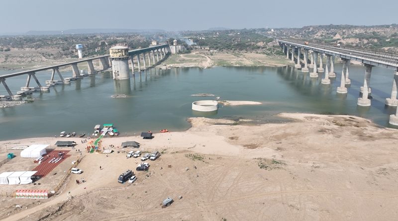 चम्बल के अवैध रेत उत्खनन की एसएएफ कंपनी ड्रोन कर रही है निगरानी