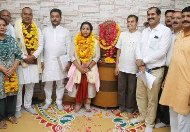 नवनियुक्त कार्य परिषद के सदस्यों का विश्वविद्यालय कर्मचारी महासंघ के प्रान्ताध्यक्ष सहित टीम  ने किया स्वागत