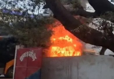 ग्वालियर-झांसी हाईवे पर बस का टायर फटने से लगी आग, यात्रियों ने कांच तोडकर खिडकी से कूदकर जान बचाई