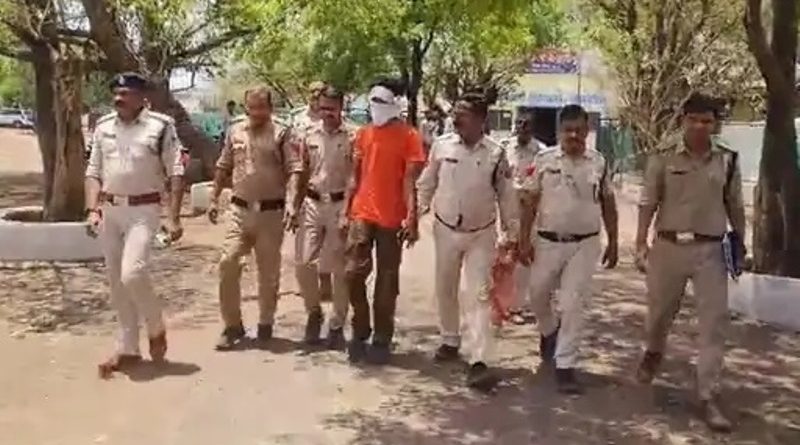 पुलिस ने किया पानीपत गिरोह का सरगना गिरफ्तार, 16 मुकदमे दर्ज, पुलिस ने निकाला जुलूस