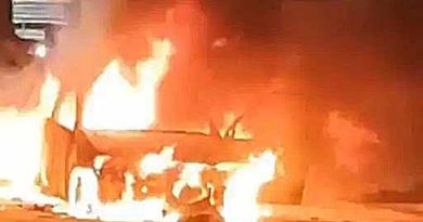 चलती कार में एनएच-44 पर लगी आग, धुआं उठते देख सुरक्षित बाहर निकले युवक