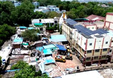 भोपाल के मानस भवन इलाके से बस्ती हटाई जा रही, 70 साल से रह रहे परिवार