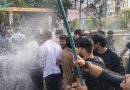 नीट पेपर लीक का विरोध प्रदर्शन कर रहे युवकों पुलिस ने पानी की बौछार से हटाया
