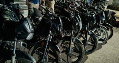वाहन चोर गिरोह के 4 सदस्यों 6 बाइकें बरामद, चोरी में एक बालिग और 3 नाबालिग शामिल