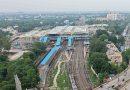 ग्वालियर रेलवे स्टेशन के एग्जिट और एंट्री से परेशान यात्री, 4 वर्षो के बाद भी अधूरा, प्लेटफॉर्म पर खड़े होकर करते हैं यात्री ट्रेन का इंतजार