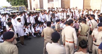 MP के मेडिकल कॉलेजों में OPD बंद, स्टाइपेंड बढ़ाने की मांग पर इंटर्न डॉक्टरों का धरना