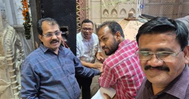 अचलेश्वर मंदिर की दान पेटी में निकली राशि को प्रशासन की मौजूदगी में गिनी गयी दान राशि, पेटी में से निकली राशि 8ए 30, 690 रूपये
