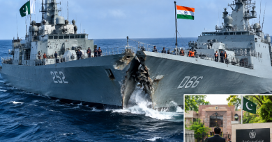 अरब सागर में भारतीय युद्धपोत से भिड़ा पाकिस्तानी नेवी शिप, दिल्ली में PAK अधिकारी तलब