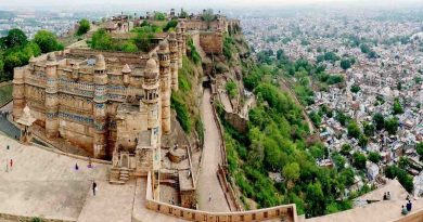 पर्यटन दिवस-ग्वालियर किले पर चलाया गया स्व्च्छता अभियान और पौधरोपण भी