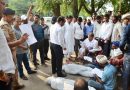 एसपी ऑफिस के मुख्यद्वार पर जेठ-बहू का शव रखकर किया प्रदर्शन, पुलिस की चालक से सेटिंग का भी आरोप