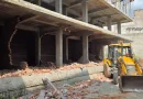 ग्वालियर में अवैध दुकानों पर नगर निगम की कार्रवाई, पार्किंग से 18 दुकानें हटाईं