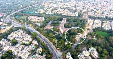 बिना मान्यता चल रहा था आवासीय मदरसा, बच्चियों से कराते थे घर के काम, डंडे से पिटाई के आरोप