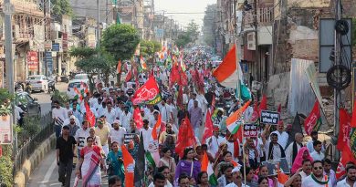 संयुक्त पैदल मार्च अचलेश्वर मंदिर से लेकर फूलबाग चौराहा के बीच निकालकर पुतलादहन किया