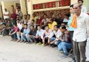 दीपावली से पहले बोनस और समय पर वेतन देने की मांग, कुलसचिव से चर्चा के बाद दो दिन में भुगतान का आश्वासन