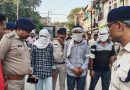 थाने के सामने दुकान संचालक पर गोली चलाने वाले आरोपियों को पुलिस ने दबोचा, घटनास्थल का कराया सीन का रिक्रियेशन