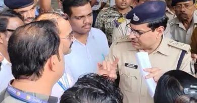 डीन डॉ. RKS धाकड पर हमले के विरोध में ओबीसी महासभा ने एसपी ऑफिस का किया घेराव, 7 दिन का दिया अल्टीमेटम