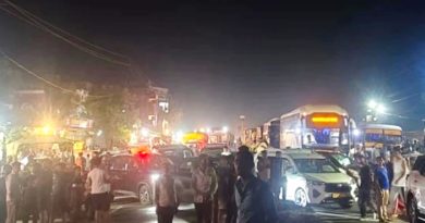 इंदौर-भोपाल हाईवे पर रात में चक्काजाम, 2-2 किमी लगी कतारें